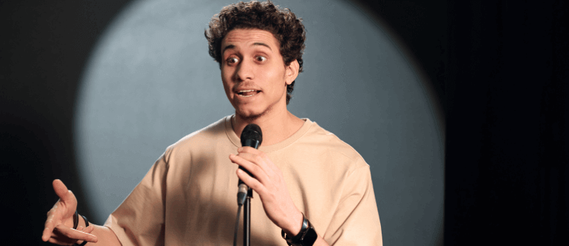 Apprendre l’anglais grâce à l’humour et le stand up ! Nos humoristes préférés